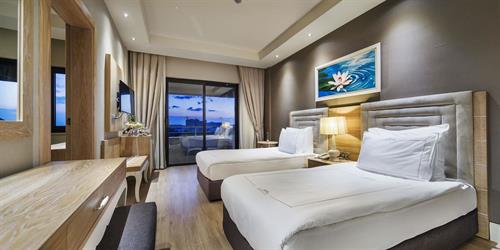Bellis Deluxe Hotel - Family Room (Side Sea View 45M2) - 243280