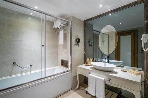 Bellis Deluxe Hotel - Jasmine Pool View Family Room (80M2) - 243245
