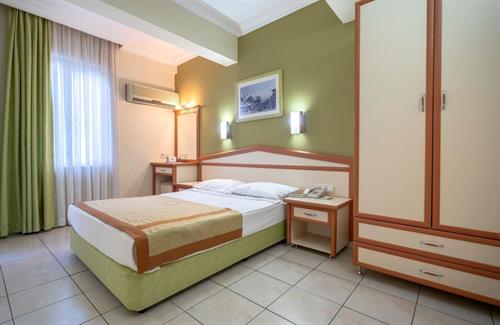 Blue Star Hotel - FAMILY DELUXE ROOM - 182256