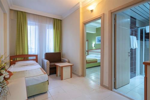 Blue Star Hotel - Family Room - 182247