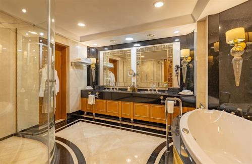 Calista Luxury Suite Rooms - KING SUITE - 238946