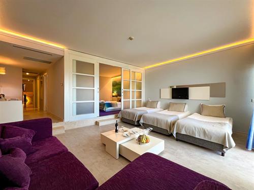 Catamaran Quality Times - Junior Suite - 189320