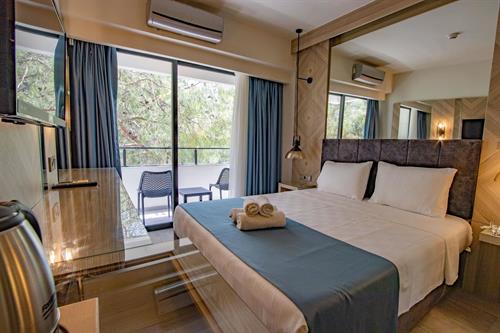 Class Unique Beach (Adults Only +14) - DELUXE ROOM LAND VIEW - 210201