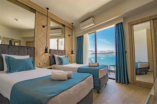 Class Unique Beach (Adults Only +14) - DELUXE ROOM SEA VIEW. - 210199