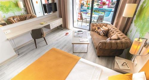 Club Aqua Plaza Hotel - FAMILY SUPERIOR - 223798