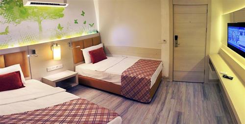 Club Aqua Plaza Hotel - FAMILY SUPERIOR - 223799