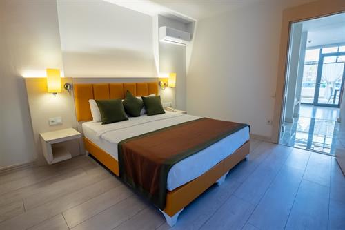 Club Aqua Plaza Hotel - Superior Family With Jacuzzi - 242806