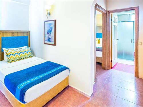 Club Big Blue Suite Hotel - Family Room - 208285