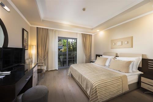 Club Nena - Family Room - 223373