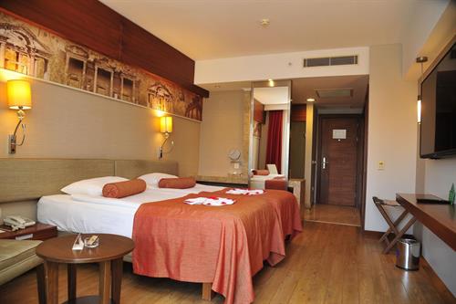 Commodore Elite Suites & Spa (Adults Only +18) - Elite Room Land View - 243844