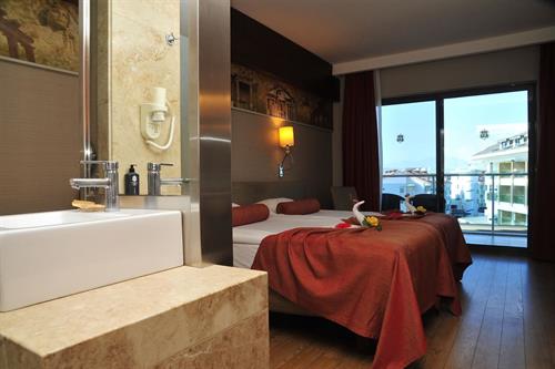 Commodore Elite Suites & Spa (Adults Only +18) - Elite Room Land View - 243845