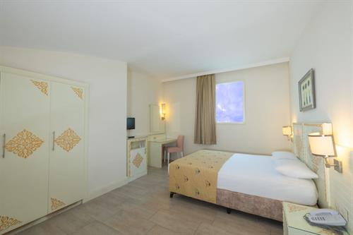 Crystal Admiral Aqua Collection - DUBLEX FAMILY ROOM LAND VIEW - 209995