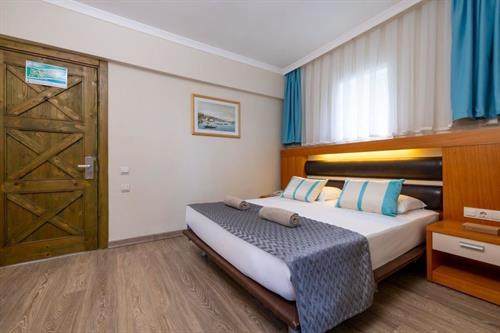 Crystal Flora Pearl Collection - Standard Land View Room - 232341