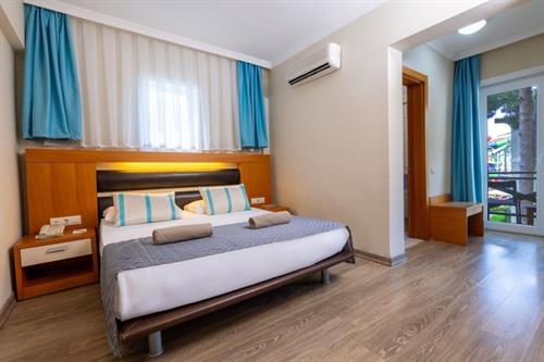 Crystal Flora Pearl Collection - Standard Land View Room - 232342