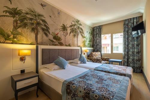 Crystal Paraiso Aqua Collection - Big Family Room - 210225