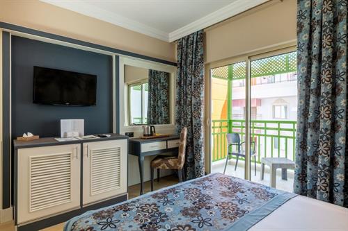 Crystal Paraiso Aqua Collection - Big Family Room - 210227