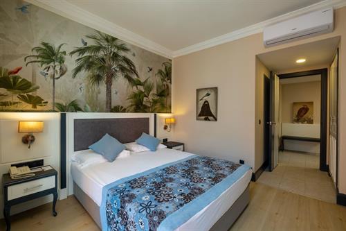 Crystal Paraiso Aqua Collection - Big Family Room - 210228