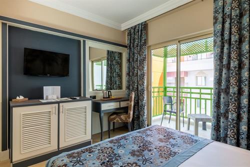 Crystal Paraiso Aqua Collection - Family Room - 210211