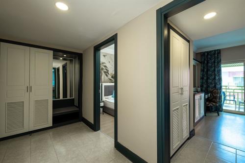 Crystal Paraiso Aqua Collection - Family Room - 210214