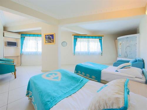 Daima Biz Hotel - Family Room - 213481