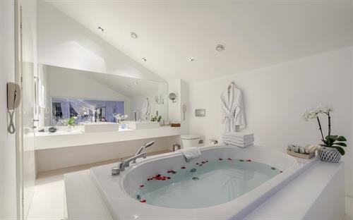 Dobedan Exclusive Hotel (Ex. Brand Alva Donna Exlusive Hotel) - MADONNA SUITE - 223913