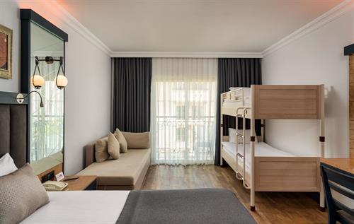 Dobedan Exclusive Hotel - QUADRIPLE ROOM MAIN BUILDING - 223897