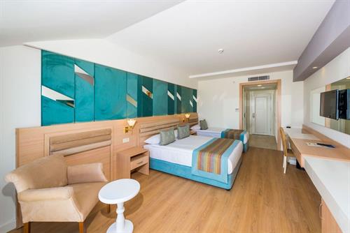 Dream World Hill - FAMILY ROOM SIDE SEA VIEW - 191367