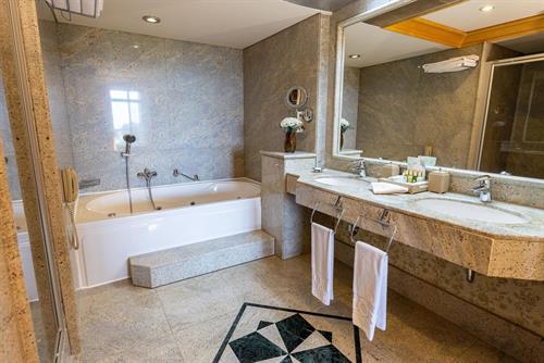 Gloria Verde Resort Hotel - KING SUITE - 215285