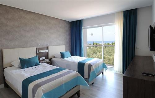 Gold Island Family - Family Room Mondo Block - 181831