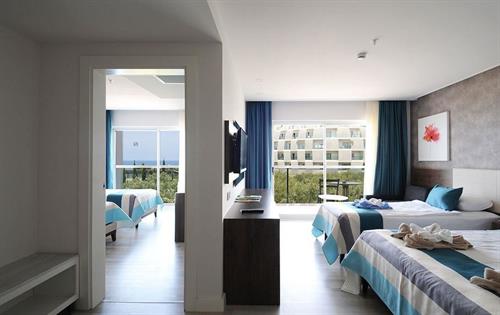 Gold Island Family - Family Room Mondo Block - 181832