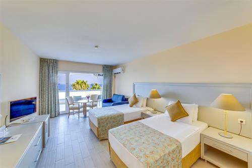 Grand Blue Sky International Hotel - STANDARD ROOM SEA VIEW. - 184127