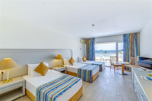 Grand Blue Sky International Hotel - STANDARD ROOM SEA VIEW. - 184128