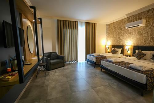 Grand Kolibri Prestige Hotel - Superior Jacuzzi Promo Room - 247808