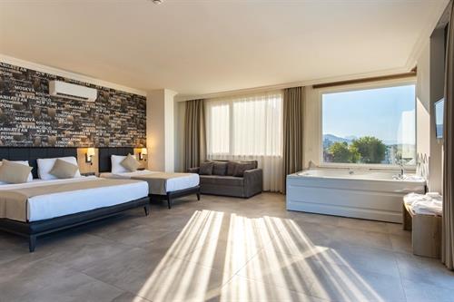 Grand Kolibri Prestige Hotel - SUPERIOR JACUZZI ROOM - 247805