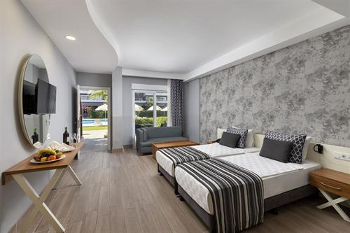 Greenwood Suites Resort - DELUXE POOL SUITE - 215438