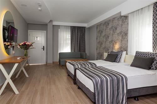 Greenwood Suites Resort - DELUXE POOL SUITE - 215440