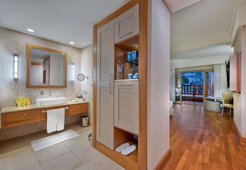 Hilton Dalaman Sarigerme Resort & Spa - DELUXE ROOM SWIM UP POOL VIEW - 239194