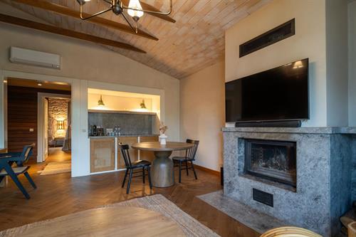 Kimera Lounge - Bergamot Deluxe Suite - 216499