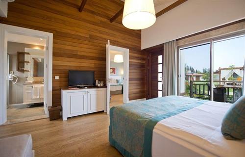 Kimera Lounge - Orange Family Room - 216537