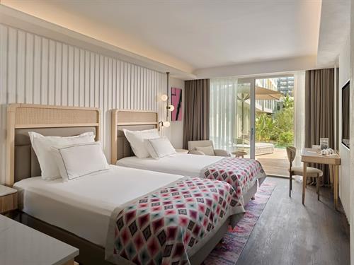 Lara Barut Collection - Deluxe Family Suite Swim Up - 219506