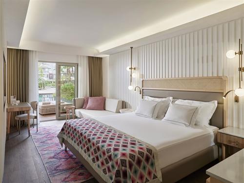 Lara Barut Collection - Deluxe Lagoon Room Swim Up - 219512