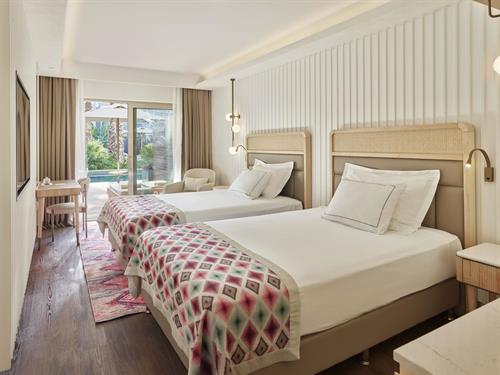 Lara Barut Collection - Deluxe Lagoon Room Swim Up - 244381