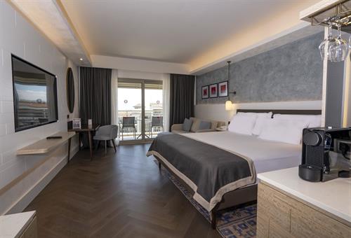 Lara Barut Collection - DELUXE ROOM SIDE SEA&POOL VIEW - 244364