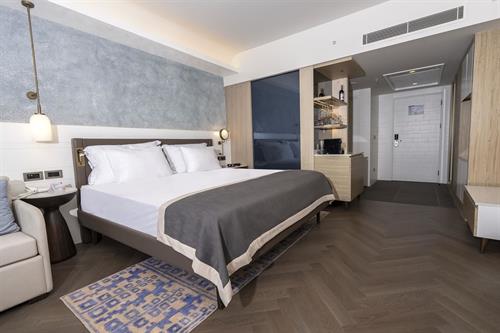 Lara Barut Collection - DELUXE ROOM SIDE SEA&POOL VIEW - 244365
