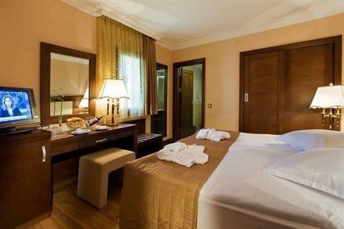 Latanya Park Resort - CLUB STD ROOM - 200064