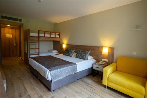 Lucida Beach Hotel - STANDARD BUNKBED ROOM - 225675