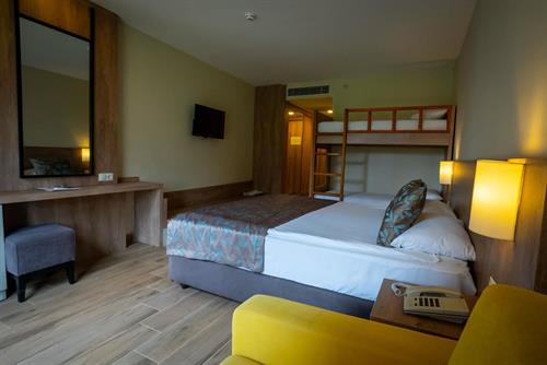 Lucida Beach Hotel - STANDARD BUNKBED ROOM - 225676