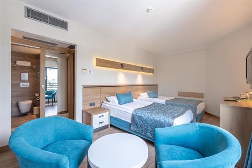 Meryan Hotel - Family Room - 187841