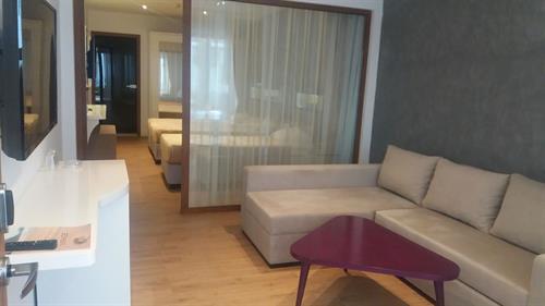 Mirage World - DELUXE FAMILY ROOM WITH JACUZZI - 224469