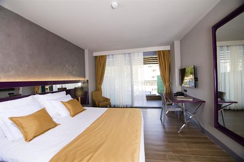 Mirage World - DELUXE ROOM WITH JACUZZI - 224467